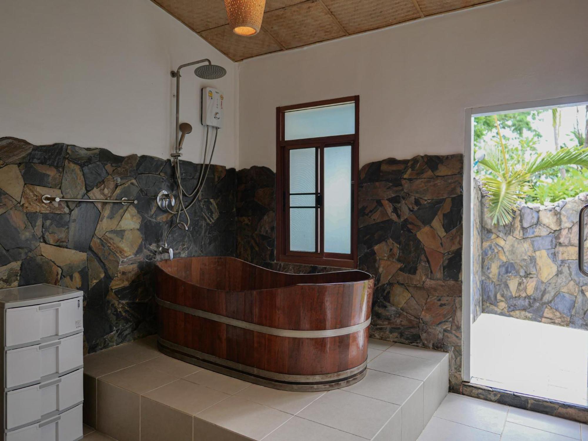 The Wooden House 3br - Sunset Garden Pousada