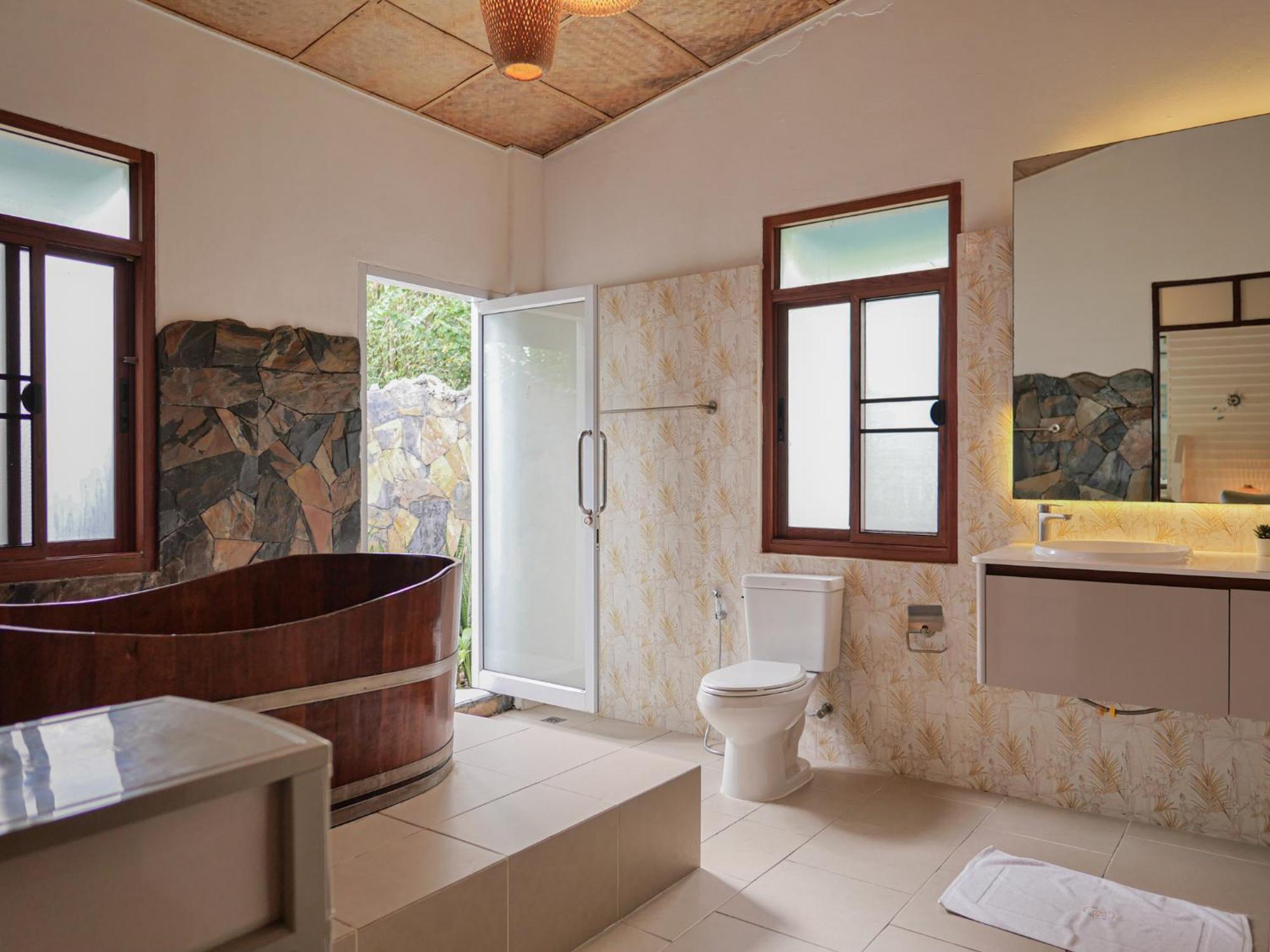 The Wooden House 3br - Sunset Garden Taling Ngam-stranden
