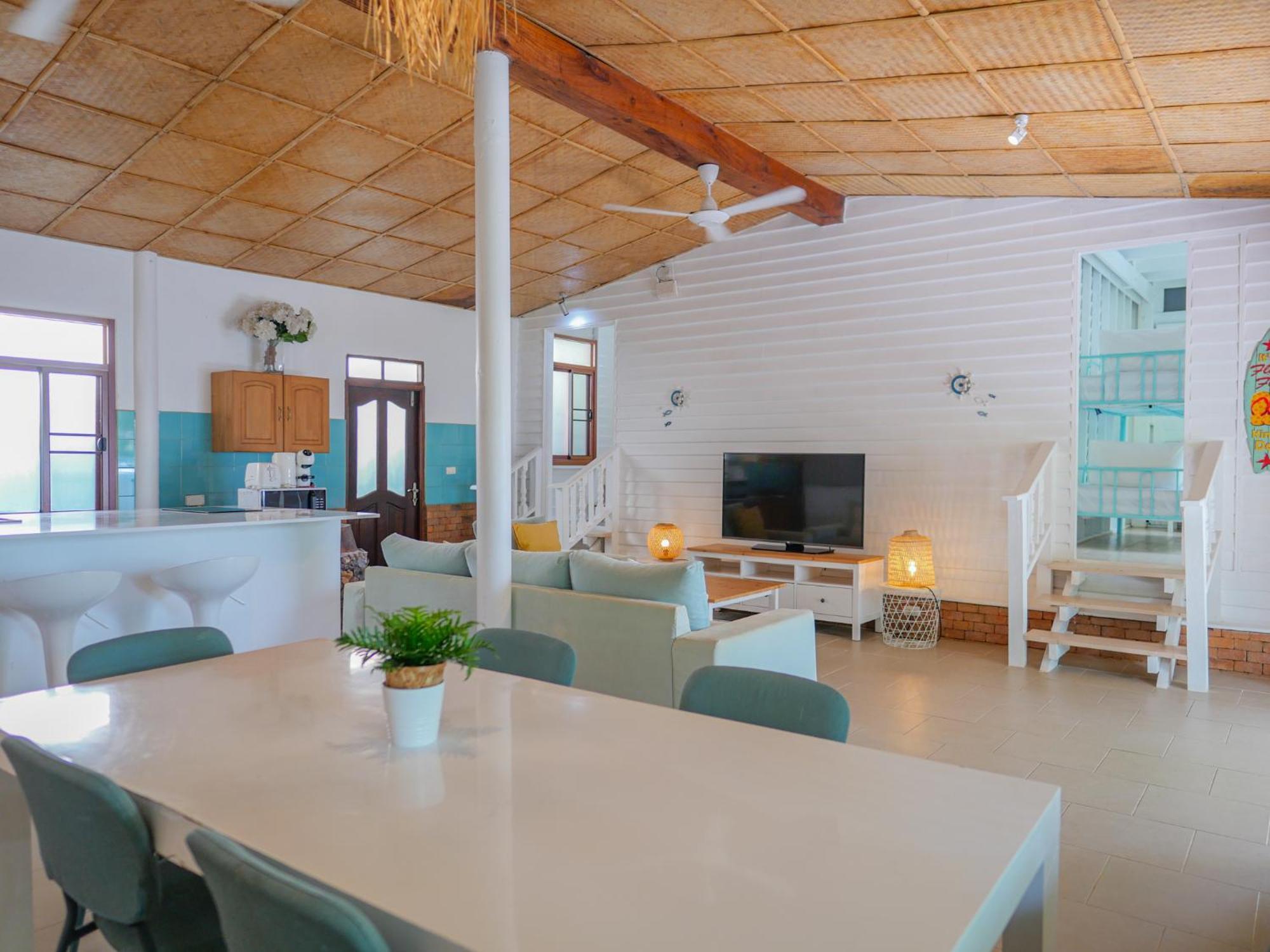 The Wooden House 3br - Sunset Garden * Taling Ngam-stranden