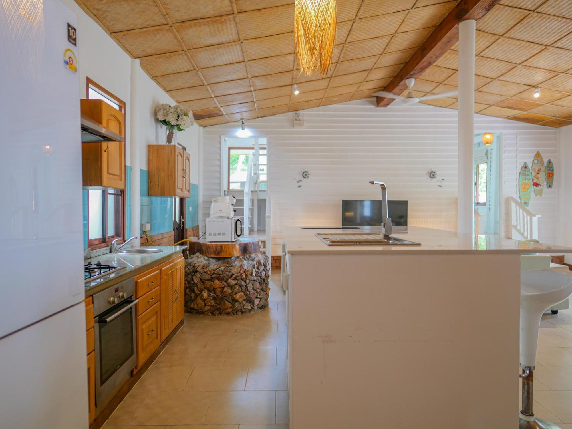 The Wooden House 3br - Sunset Garden Villa Taling Ngam-stranden
